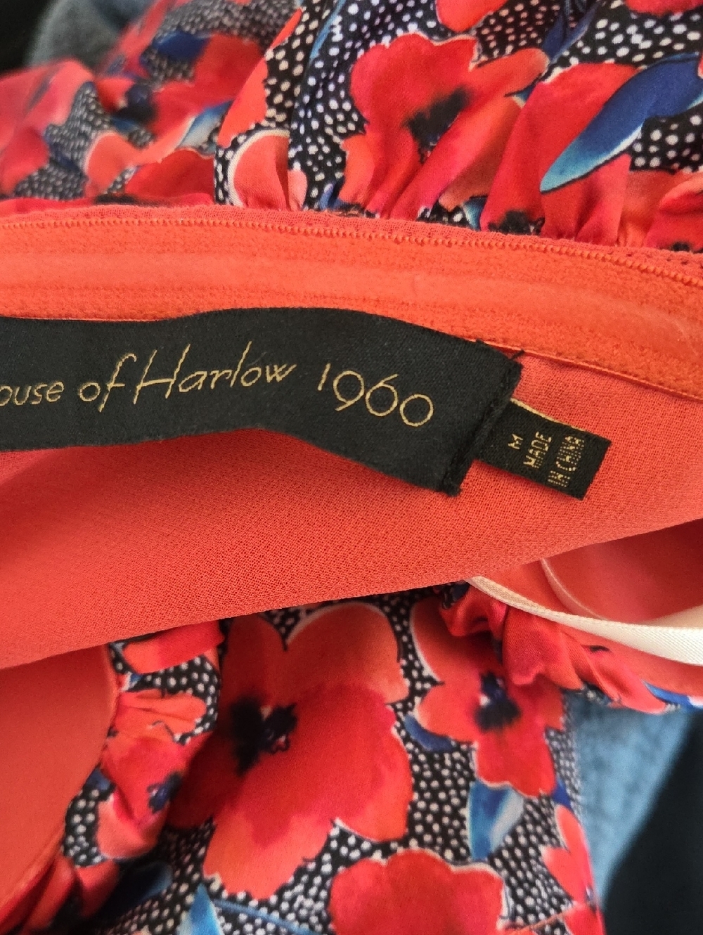 House of Harlow x REVOLVE Burna Blouse in Red Poppy Floral Medium - Picture 8 of 10